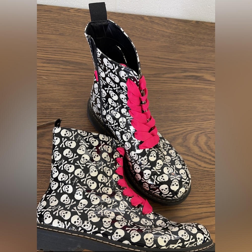 Torrid - Betsey Johnson size 11!